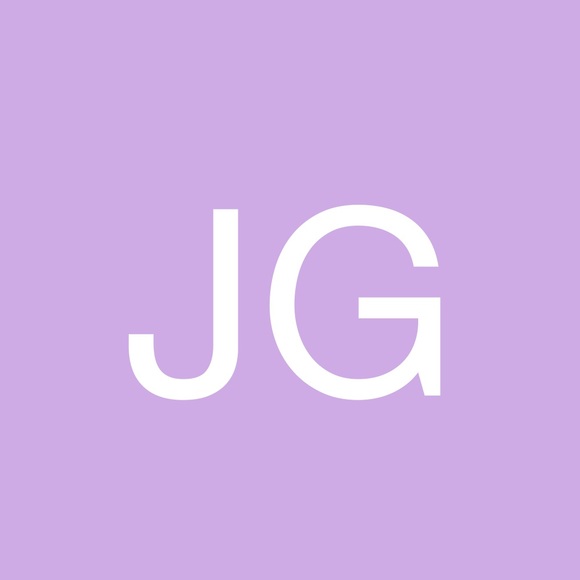 Profile Picture of Joan Gilson-robertson (@designersmart) on Poshmark