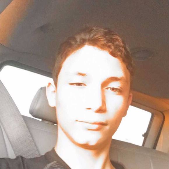 Profile Picture of Daniel Matos (@dmatos0610) on Poshmark