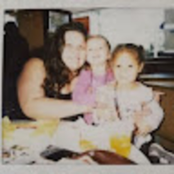 Profile Picture of Alexis Perna (@alexis_perna) on Poshmark