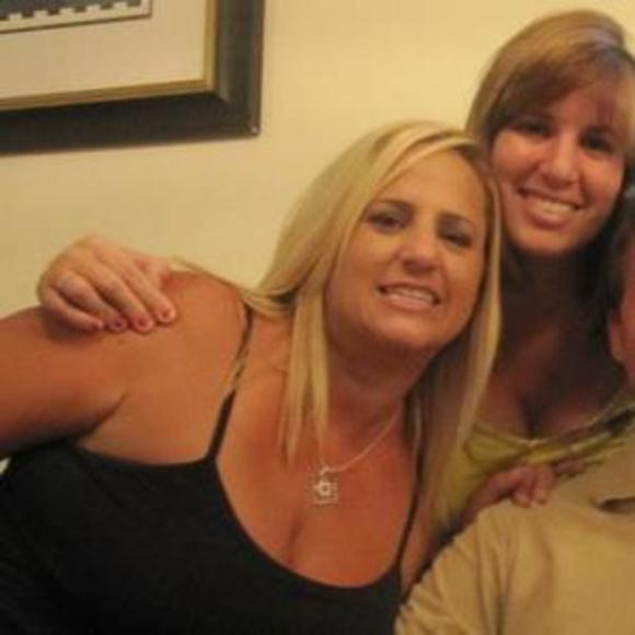 Profile Picture of Luisa Hanfling (@lhanfling) on Poshmark