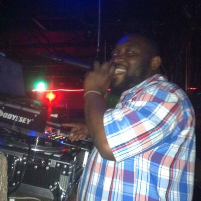 Profile Picture of Jerry Mr.fingers (@hoodloversix) on Twitter