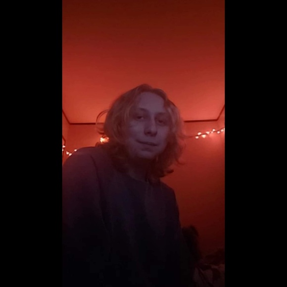 Michael Varvil - Poshmark Profile Picture of Michael Varvil (@varvil4030) on Poshmark