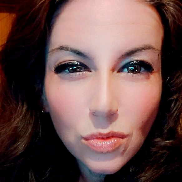 Profile Picture of Lori Ogg (@loriogg) on Tiktok