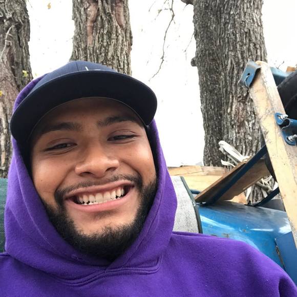 Profile Picture of David Ortuno (@davidortuno89) on Poshmark