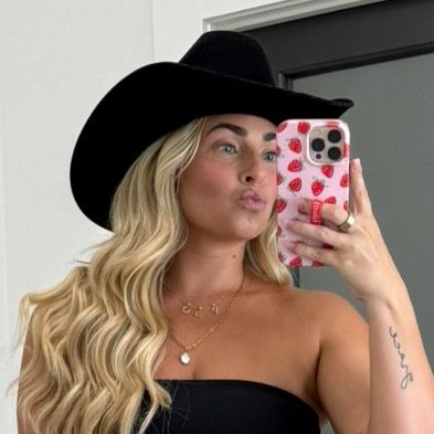 Profile Picture of Dayle Hoffman Kerns (@daylehoffmankerns) on Tiktok
