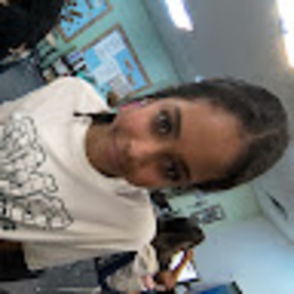 Profile Picture of Eva Stribling (@59465) on Poshmark