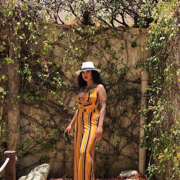 Profile Picture of Janelle Harper (@skinelle) on Poshmark