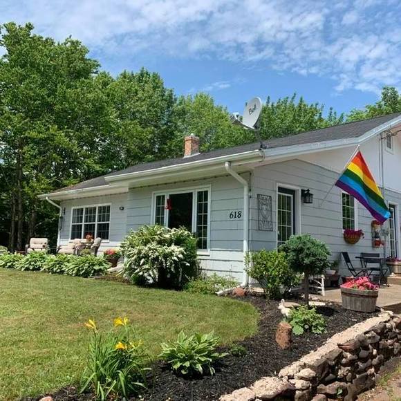 Profile Picture of Chris Blaisdell (@hartell) on Poshmark