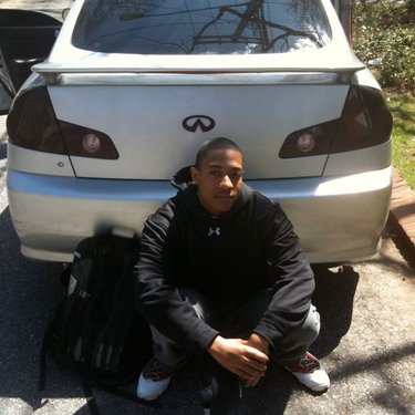Profile Picture of AaronBowens (@Ron_110) on Twitter