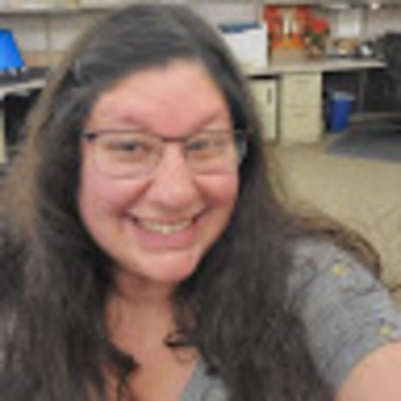 Profile Picture of Lisa Ciarrocchi (@lisamar1977) on Poshmark