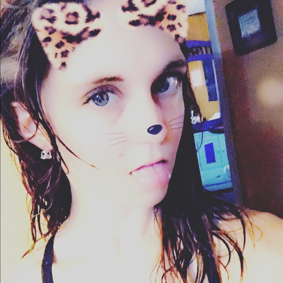 Profile Picture of Peyton Sweatt (@16peytonswe) on Poshmark