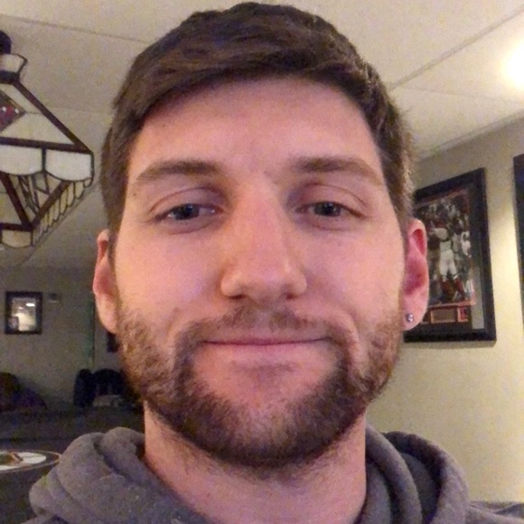 Profile Picture of Scott Arsenault (@scott_arsenault) on Poshmark