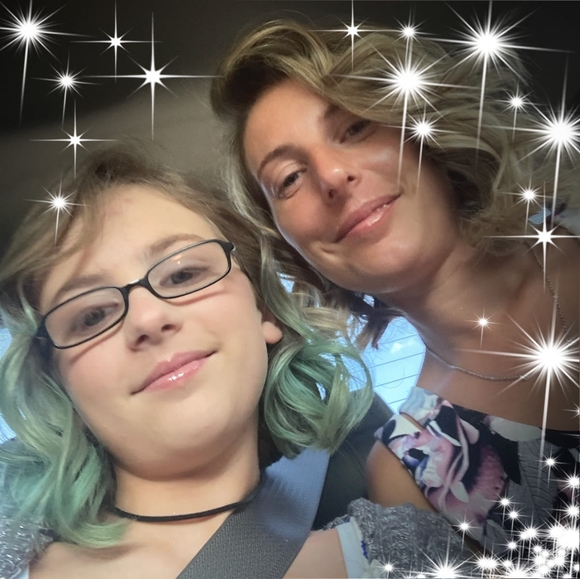 Profile Picture of Amber Gaylord (@amber_gaylord) on Poshmark