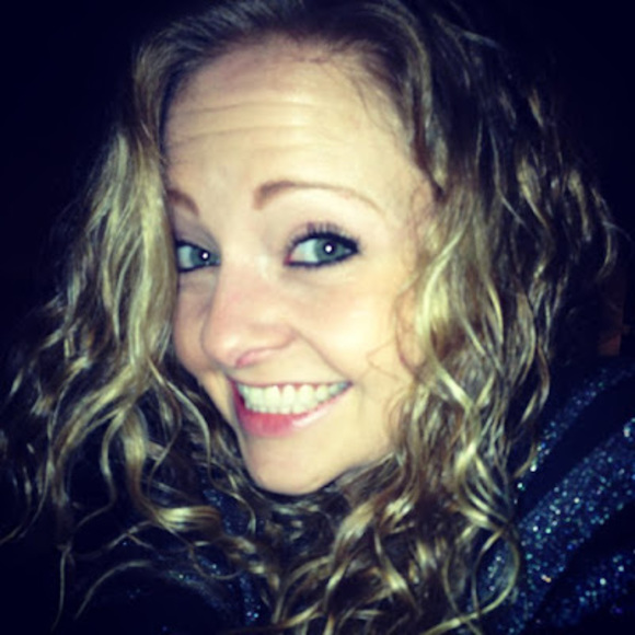Profile Picture of Sarah Knowles (@sknowles281) on Poshmark