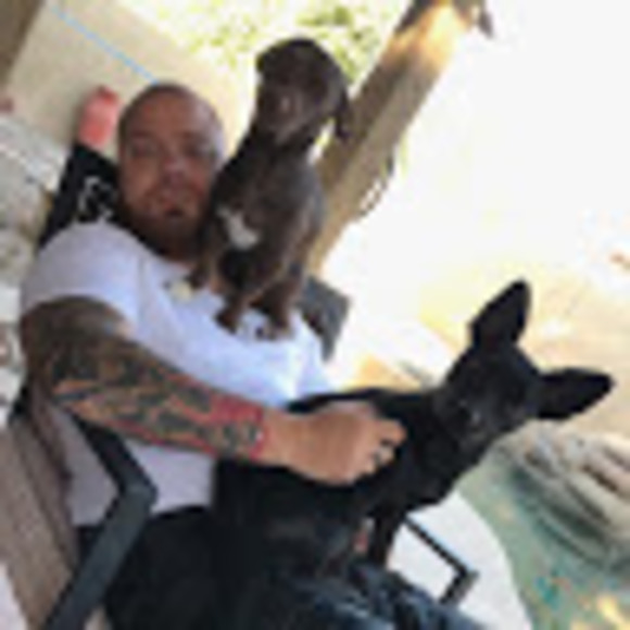 Profile Picture of Jason Greathouse (@jasgreathouse75) on Poshmark