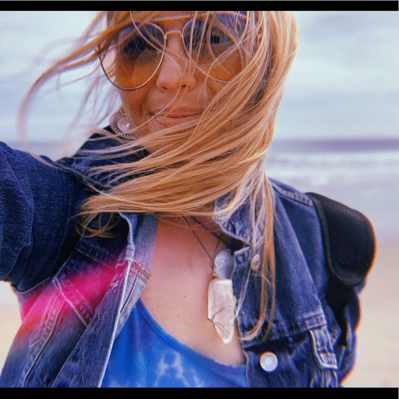 Profile Picture of Natalya Bobich (@let_it_gooooo) on Poshmark