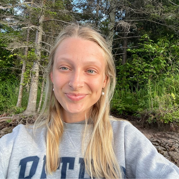 Profile Picture of Sierra Beilby (@sierrabeilby) on Poshmark