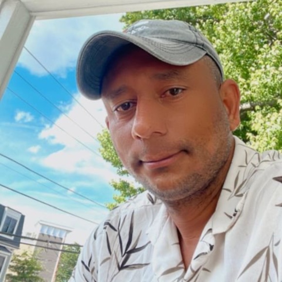 Profile Picture of Antonio Peixoto (@antoniopeixoto) on Poshmark