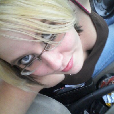 Profile Picture of Crystal Groves (@a_broken_angel) on Twitter