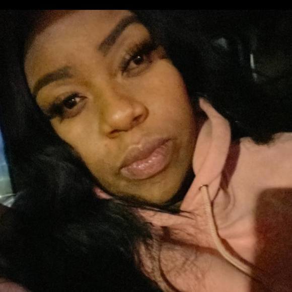 Profile Picture of Mesha Lynn (@meshalynn25) on Poshmark