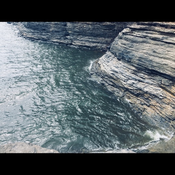 Profile Picture of Britney Hale (@bcress00) on Poshmark