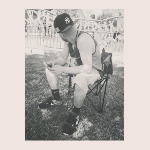 Carlos Navarrete - Poshmark Profile Picture of Carlos Navarrete (@carlosn1617) on Poshmark