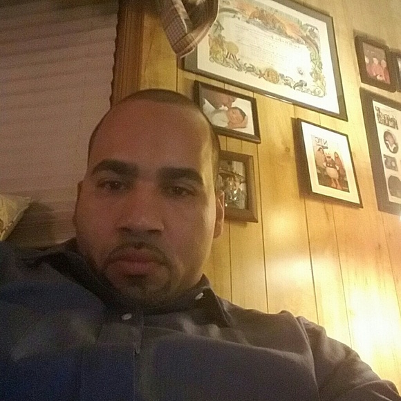 Profile Picture of Jesus Cosme (@machonjcc) on Poshmark