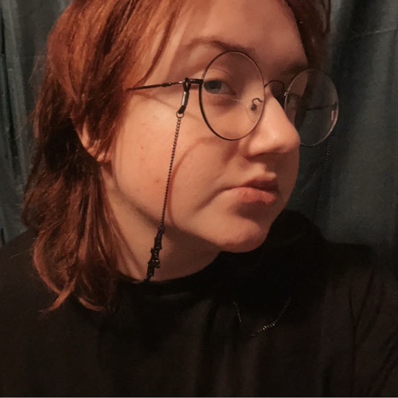 Profile Picture of Kelsey Downs (@thekelseynicole) on Poshmark