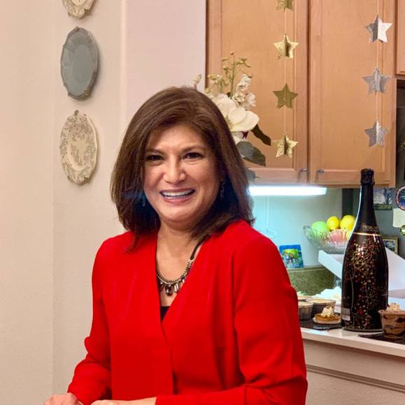 Profile Picture of Lina Maronilla (@linamaronilla) on Poshmark