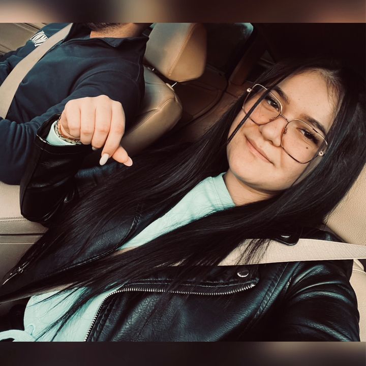 Paula Strat - Tiktok Profile Picture of Paula Strat (@paulastrat8) on Tiktok