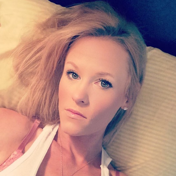 Profile Picture of Natasha Whitaker (@natashawhitaker) on Poshmark