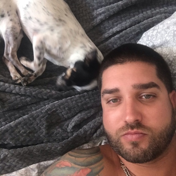 Profile Picture of Kevin Colon (@kevincolon350) on Poshmark