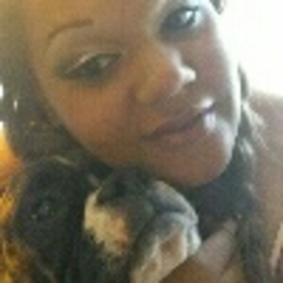 Profile Picture of Shontae Cone (@bluesuef) on Poshmark