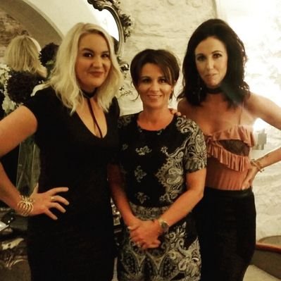 Profile Picture of Niamh Brett (@pinkniamhy) on Twitter