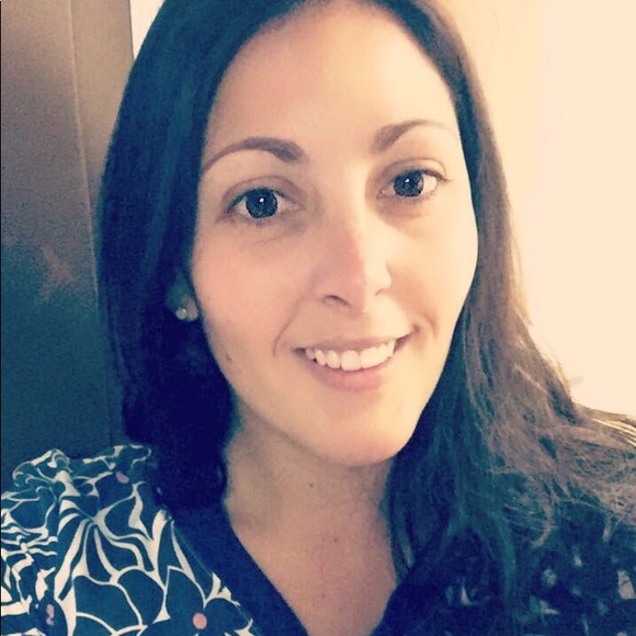 Amber Hilligoss - Poshmark Profile Picture of Amber Hilligoss (@ahilligoss) on Poshmark