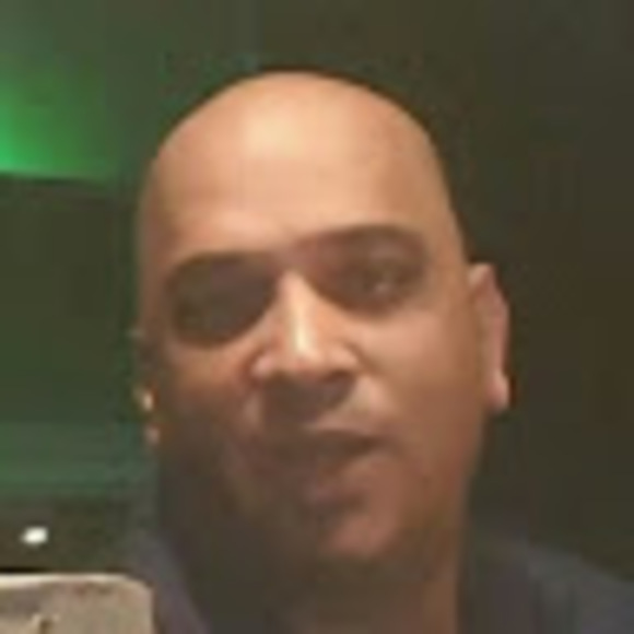 Profile Picture of David Sewsankar (@davidnsewsankar) on Poshmark
