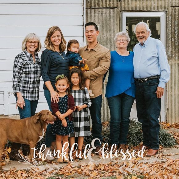 Profile Picture of Marsha Strong (@marsha8486) on Poshmark