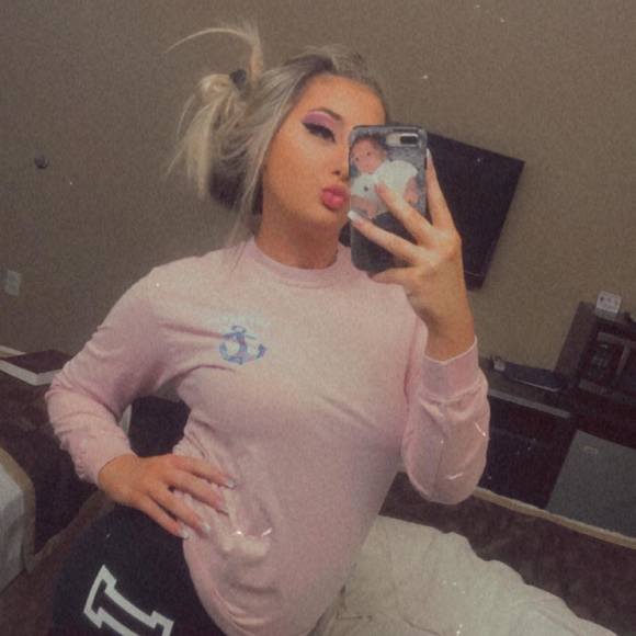 Profile Picture of Payton Perrigan (@paytonperrigan) on Poshmark