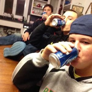Profile Picture of Aaron Hendrickson (@ernyeeyee) on Twitter