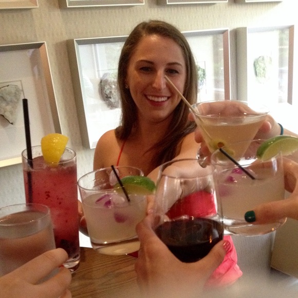 Profile Picture of Leah Wolanski (@leah_wolanski) on Poshmark