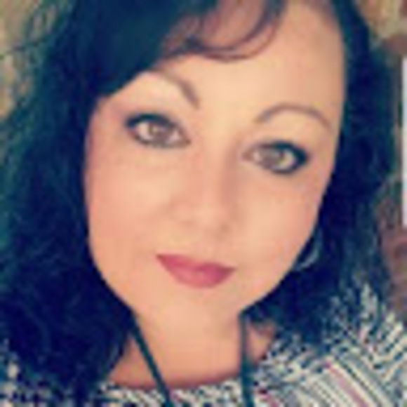 Profile Picture of Linda Carroll (@cheriecarroll1) on Poshmark