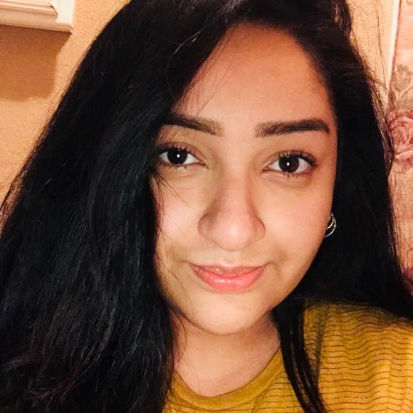 Profile Picture of Melissa Caldera (@honeybee165) on Poshmark