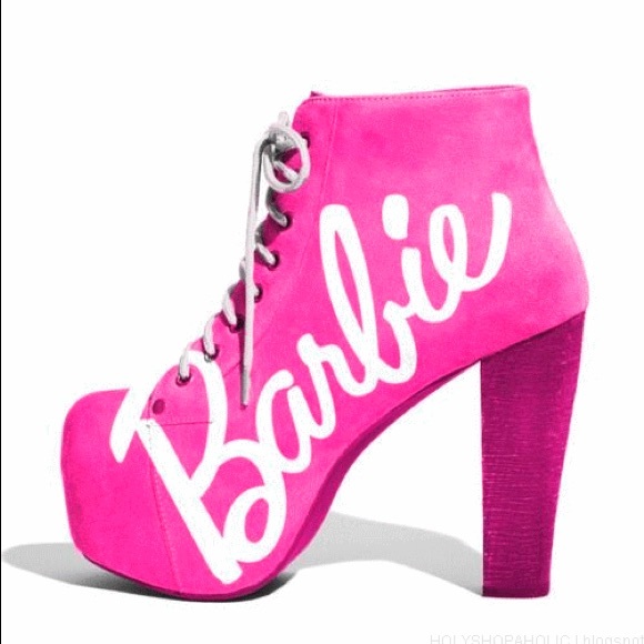 Profile Picture of Christina Parry (@pinkylicous) on Poshmark