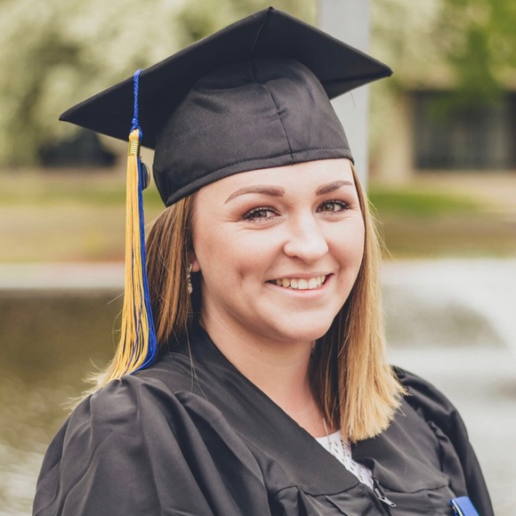 Profile Picture of Mary grace Lantry (@marygrace15) on Poshmark