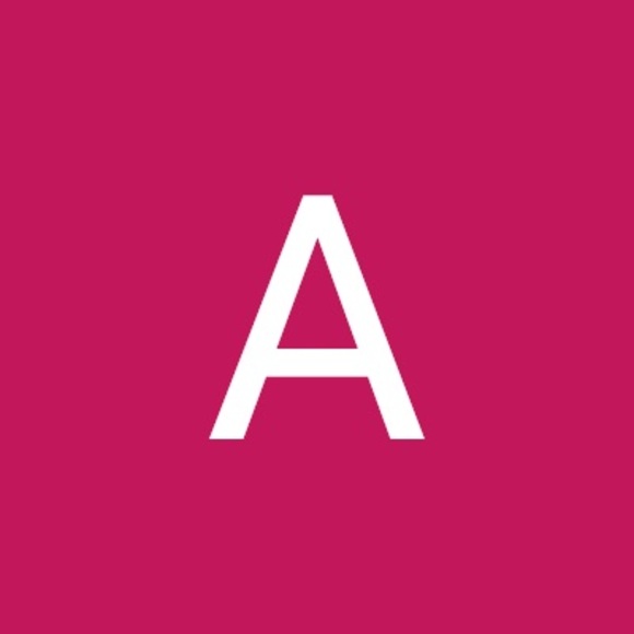 Profile Picture of Verified Resort (@assmuncher257) on Poshmark