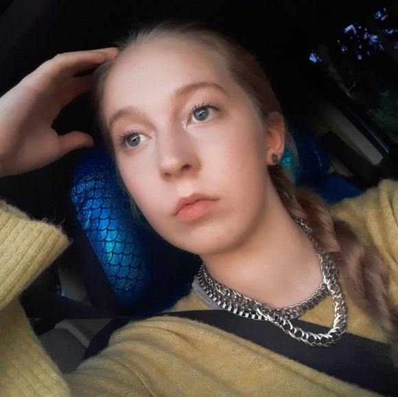 Profile Picture of Madison Reiterman (@mreiterman) on Poshmark