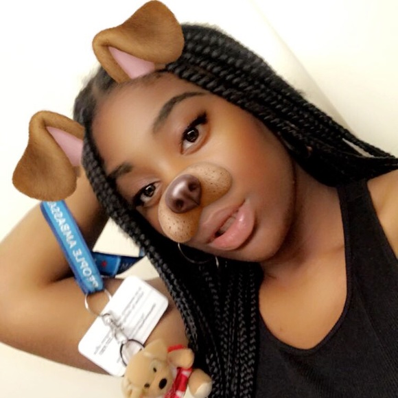 Profile Picture of Buchi Nwogh (@dxmnthxtsb) on Poshmark