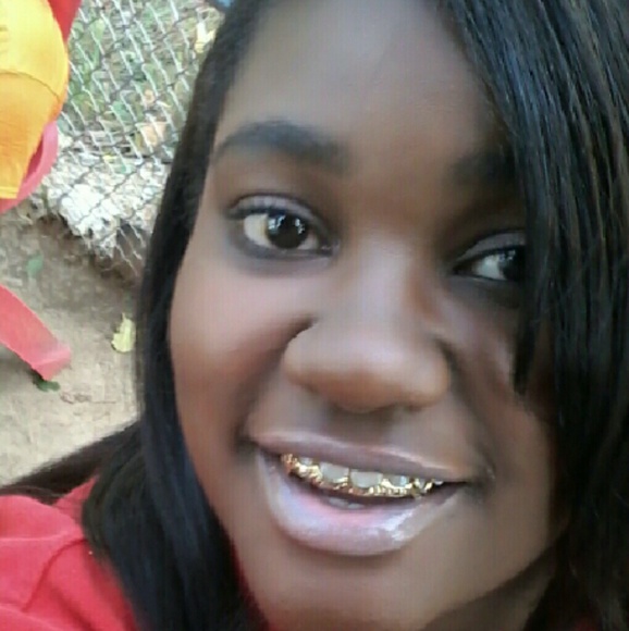 Profile Picture of Shanice Howard (@shanicehoward2) on Poshmark