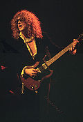 Profile Picture of Ian Hunter (singer)on Wikipedia