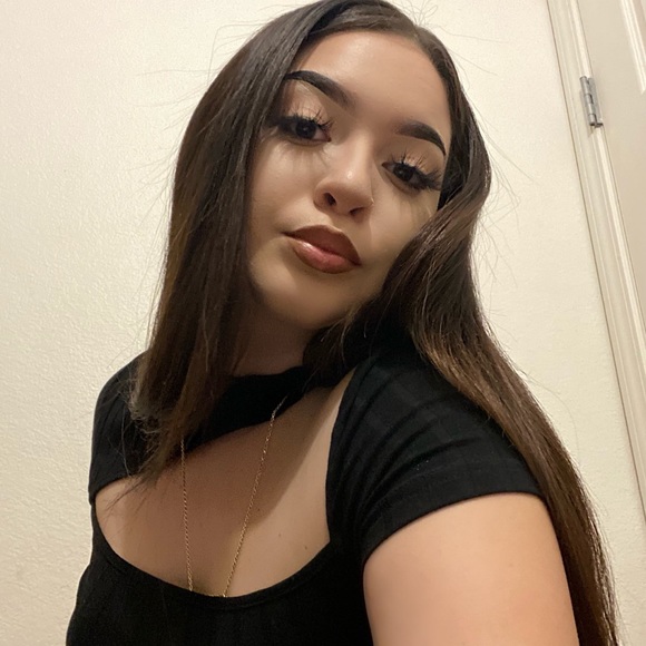 Profile Picture of Muneca Sanchez (@munecaamercado) on Poshmark